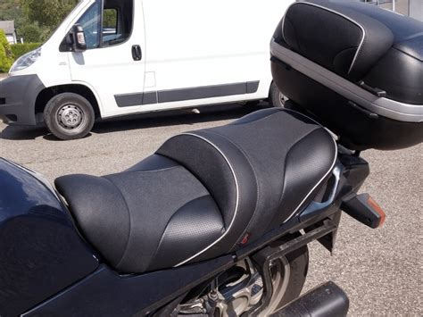Illustration de la technologie Wunderlich Contour 3D pour une selle de moto