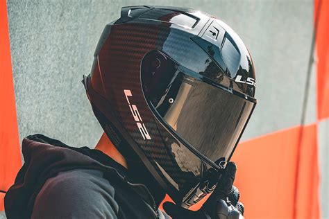 Infographie sur l'expansion internationale de LS2 Helmets