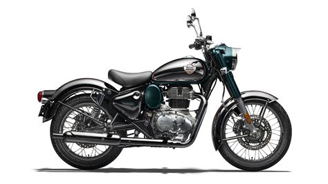 Une collection de différentes générations de Royal Enfield Bullet, montrant leur évolution.