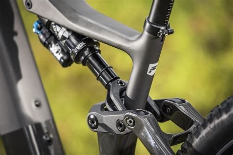 Vue latérale du FOCUS JAM² SL, mettant en avant son cadre carbone