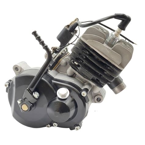 Gros plan sur un moteur Franco Morini 50cc