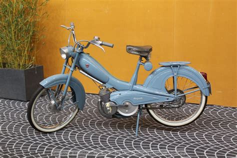 Une Motobécane AV32 dans son état d'origine, avant restauration