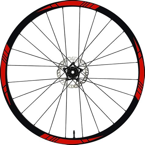 Gros plan sur une jante de vélo avec de petites aspérités métalliques