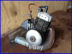 vue rapprochée d'un moteur de mobylette ancienne