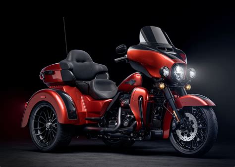 Photo du trike Harley-Davidson Tri Glide Ultra Classic en mouvement.