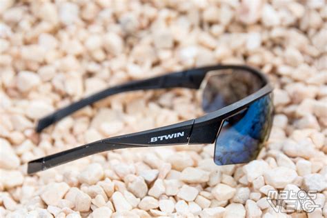 Photo de différentes paires de lunettes B'Twin RoadR 500 avec leurs écrans