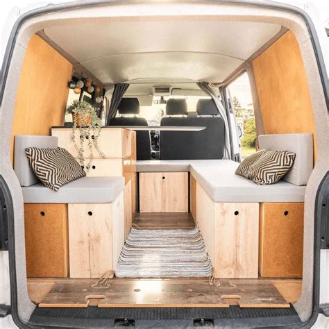 Design extérieur et intérieur du Ford Transit 2010
