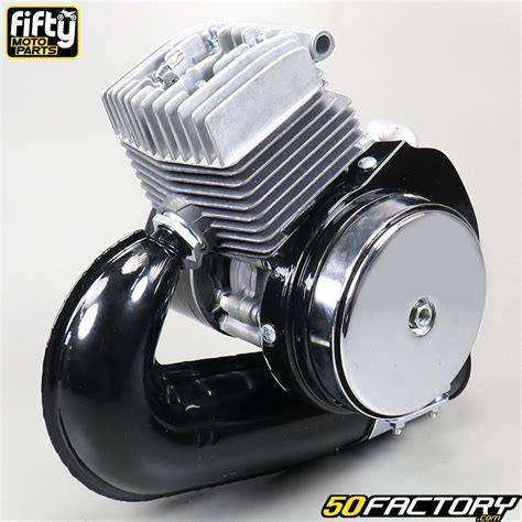 Vue d'un moteur MBK 51 en cours de préparation