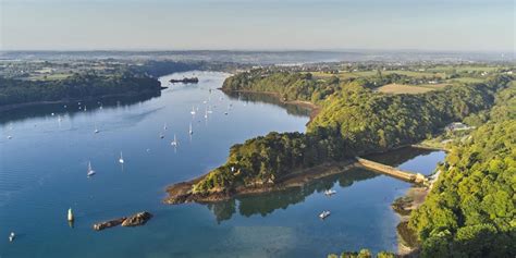 Vue des estuaires du Trieux et du Jaudy avec des voiliers