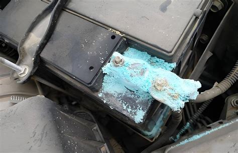 Illustration du phénomène de sulfatation sur les plaques d'une batterie