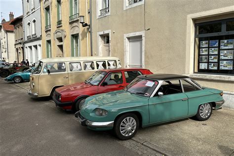 Véhicules anciens exposés lors du rallye Saint-Germain 2017