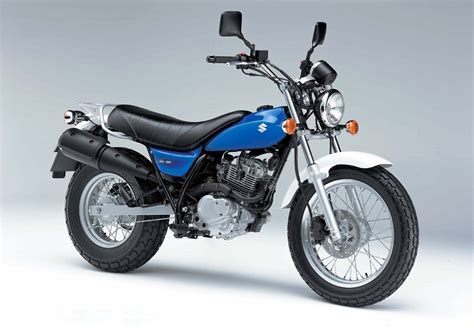 Détail du moteur 4-temps de la Suzuki VanVan 125