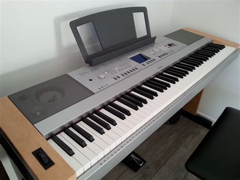 Image comparant les sonorités et le toucher du Yamaha DGX-640 avec des modèles plus récents.