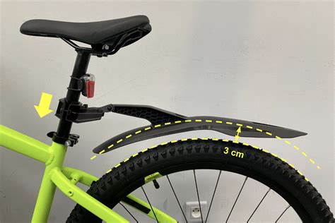 Exemple de garde-boue VTT DIY fixé sur une tige de selle.