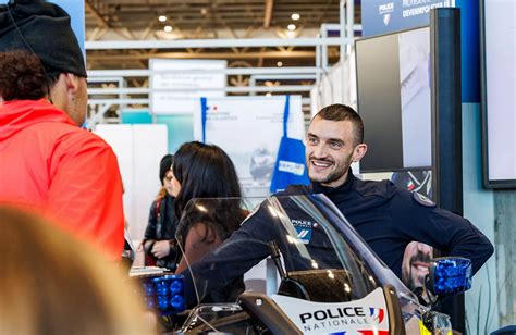 Infographie détaillant les différentes missions d'un policier motard