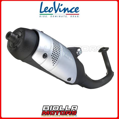 Photo d'un pot d'échappement Leovince Touring installé sur un scooter