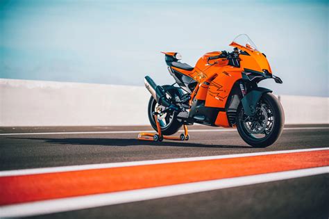 Vue latérale de la KTM 990 RC R