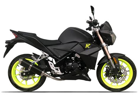Une moto MagPower R-Stunt 50 cm3 garée dans un showroom