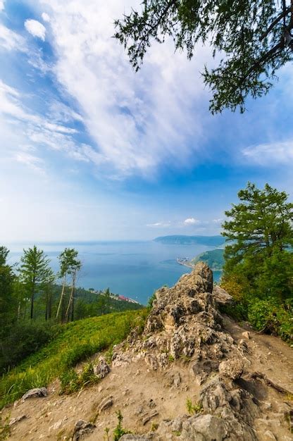 Paysage pittoresque au bord du Lac d'Amance