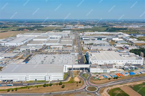 Vue aérienne de l'usine Mavic de Saint-Trivier-sur-Moignans