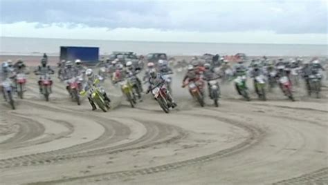 Schéma du nouveau parcours de l'Enduro du Touquet avec les ajouts (ligne aller-retour, chicanes, zones de vagues, fosse)