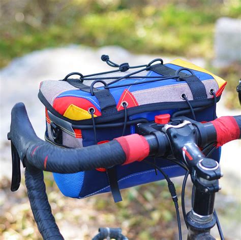 Exemples de sacoches et paniers de guidon pour vélo