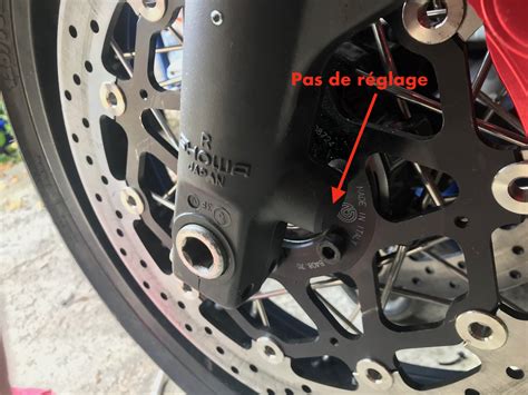 Photo de la fourche Malossi F33S montée sur une moto