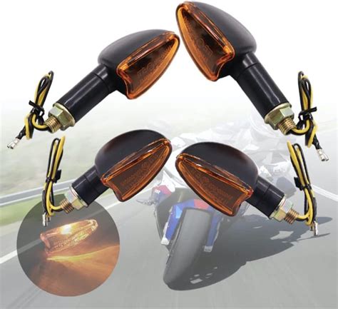 Photo d'une sélection de clignotants moto 12V de différents styles et marques