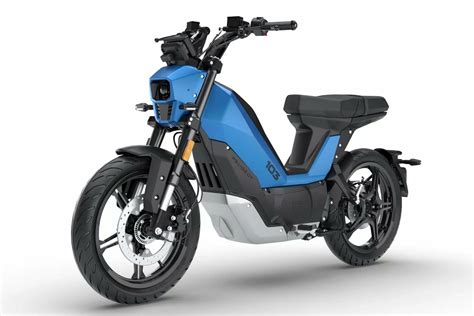 Illustration d'une mobylette Peugeot 103 avec une mise en évidence de l'emplacement de la bougie