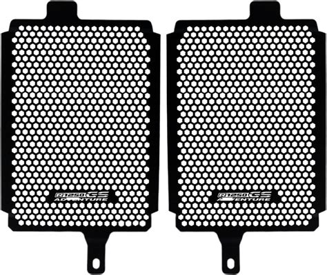 Illustration d'une grille de radiateur de moto avec des débris typiques (insectes, gravillons)
