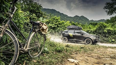 Illustration du transport de fournitures par des vélos sur le sentier Ho Chi Minh pendant la guerre du Vietnam.