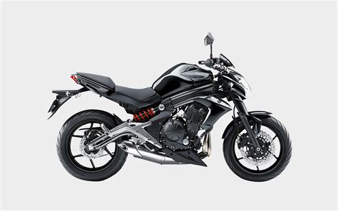 Schéma des évolutions du design de la Kawasaki ER6n au fil des ans