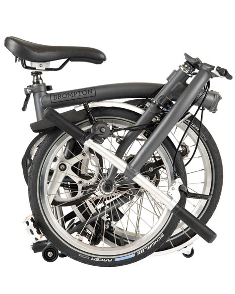 Illustration d'un vélo Brompton plié, montrant sa compacité.