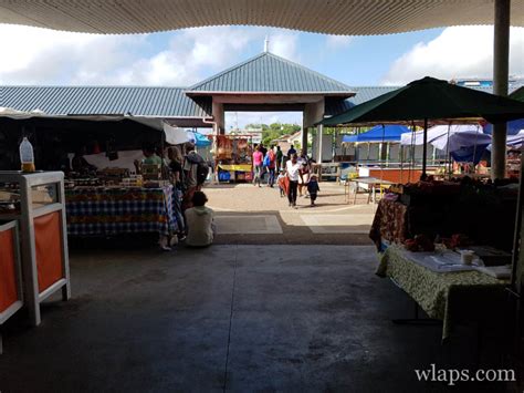 Marché animé de Port Mathurin à Rodrigues