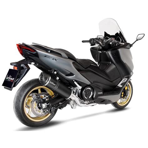 Photo de la ligne d'échappement LV ONE EVO BLACK EDITION pour TMAX 530, mettant en avant sa finition noire mate et sa sortie carbone.