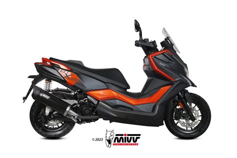 Kymco DTX 360 avec son design agressif et ses pneus tout-terrain.