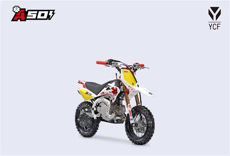 Enfant sur la YCF 50A avec un kit stabilisateur