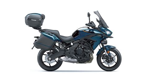 Kawasaki Versys 650 équipée avec les accessoires du pack Grand Tourer
