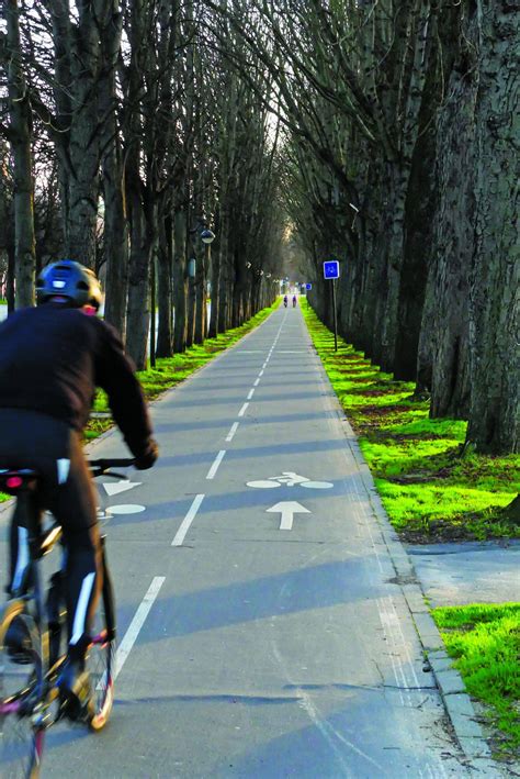 Carte de Limoges mettant en évidence le manque de pistes cyclables sécurisées en centre-ville.
