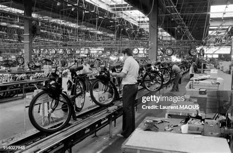Photographie d'époque de l'usine Motobécane à Saint-Quentin