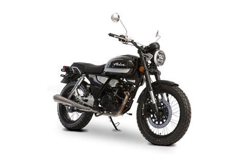 Design néo-rétro de l'Orcal Astor 125 avec ses éléments chromés et sa selle gaufrée