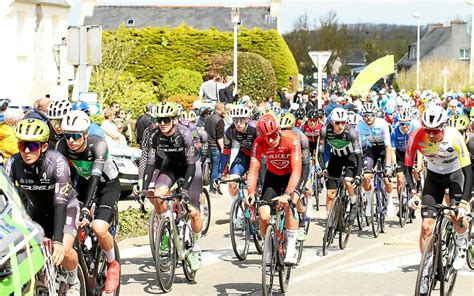 Cycliste en course, ambiance départ de course