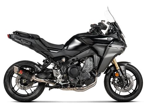 Vue éclatée des différentes pièces de la ligne Akrapovic pour Yamaha Tracer 9, incluant les pièces de rechange