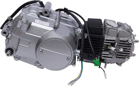 Schéma technique comparant un moteur 125cc et un moteur 250cc pour un scooter