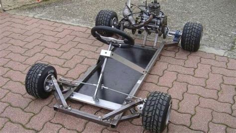 Premières étapes d'assemblage du châssis du drift trike