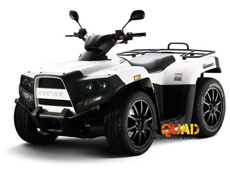 Photo du quad Cectek Quadrift en action sur route