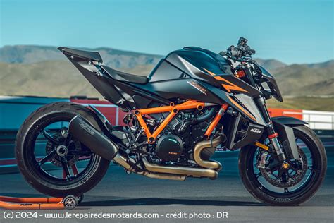 Représentation graphique des différents modes de conduite (Rain, Street, Sport, Track, Performance) de la KTM Super Duke R