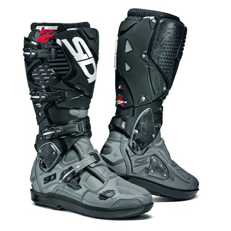Détail des boucles de fermeture et de la protection de mollet des bottes Sidi X Power Enduro