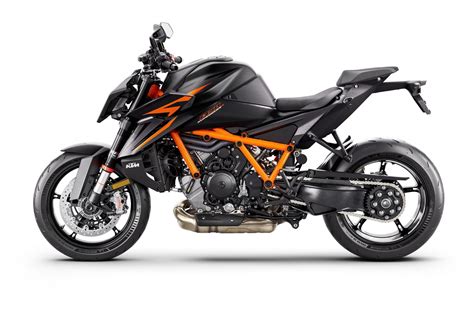 Comparaison des spécifications techniques de différentes générations de la KTM 1290 Super Duke R