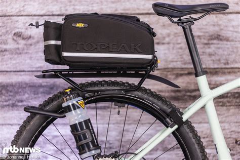 Illustration du porte-bagages Topeak Tetrarack M2 HD monté sur un VTT